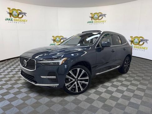 Used 2023 Volvo XC60 B5 Ultimate w/ Climate Package image 4