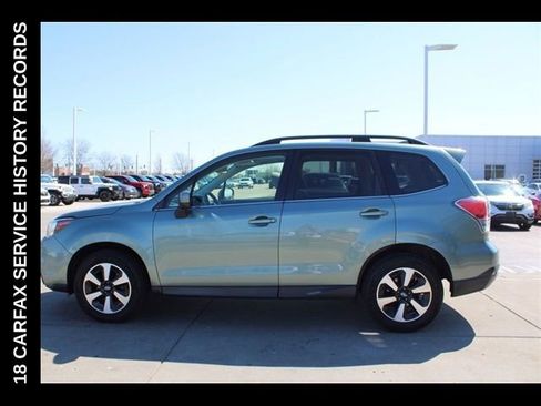 Used 2017 Subaru Forester 2.5i Limited AWD/4WD image 4