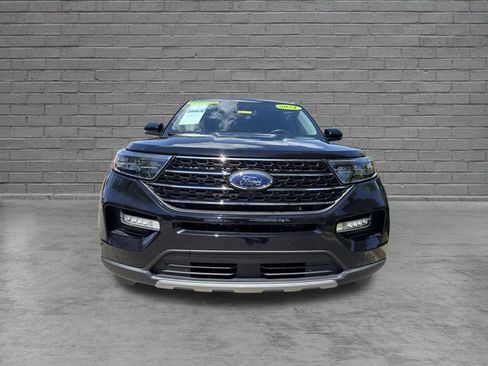 Used 2024 Ford Explorer XLT w/ Equipment Group 202A AWD/4WD image 2