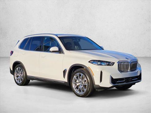 New 2026 BMW X5 xDrive50e w/ Climate Comfort Package image 7