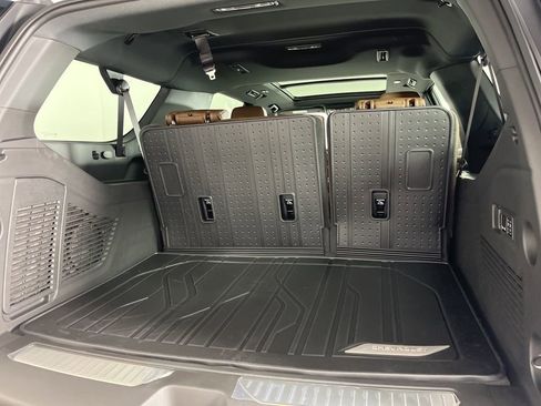 New 2026 Chevrolet Suburban High Country image 22