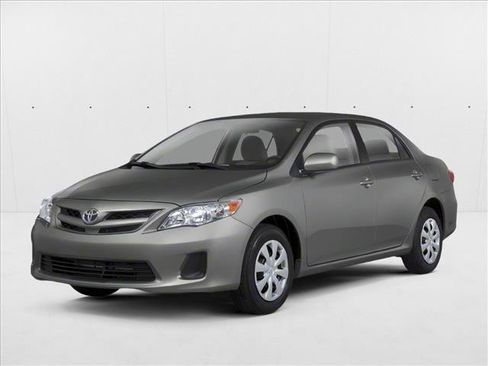 Used 2013 Toyota Corolla LE FWD image 1