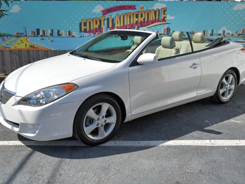 Used 2006 Toyota Solara SLE image 2