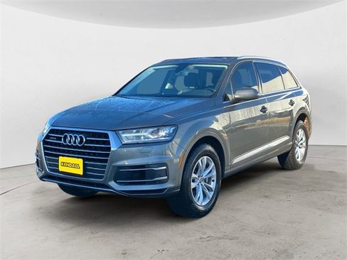 Used 2017 Audi Q7 3.0T Premium image 2