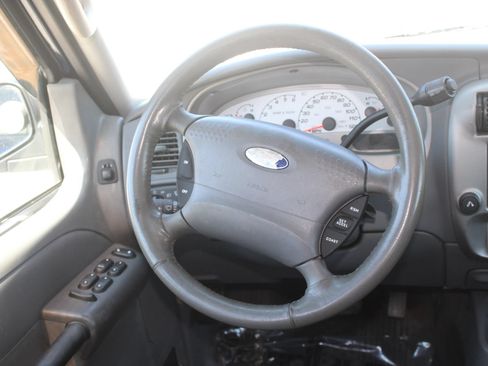 Used 2005 Ford Explorer Sport Trac XLT RWD image 16