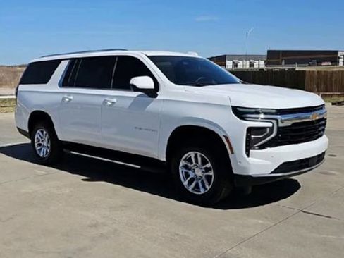 New 2026 Chevrolet Suburban LS w/ Max Trailering Package RWD image 2