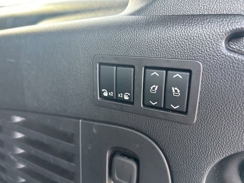 Used 2017 GMC Yukon XL Denali w/ Open Road Package image 24