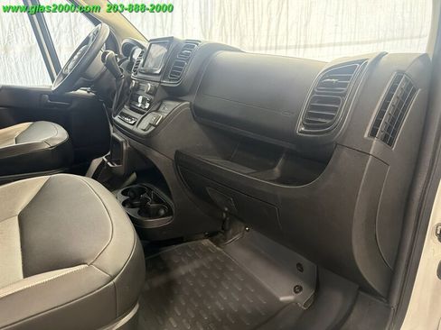 Used 2024 RAM ProMaster 2500 w/ Convenience Group FWD image 5