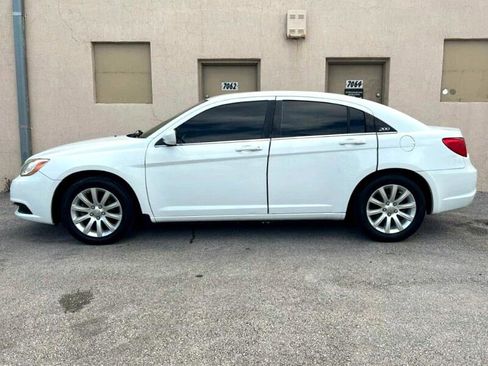 Used 2011 Chrysler 200 Touring image 12