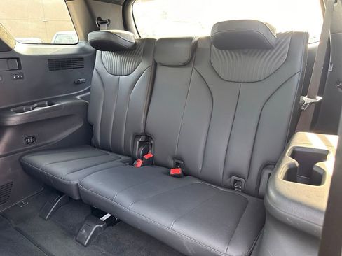 Used 2025 Hyundai Palisade Calligraphy image 17