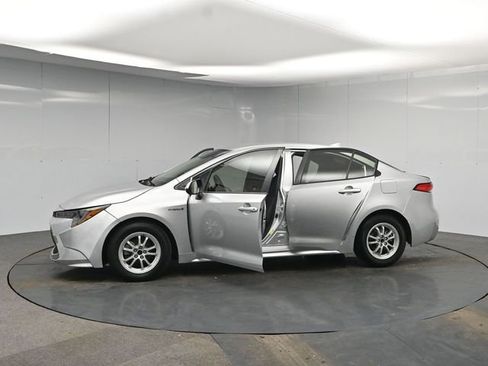 Used 2020 Toyota Corolla LE image 46
