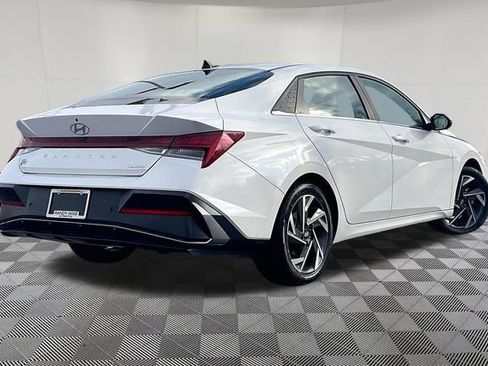 Certified 2024 Hyundai Elantra Limited image 14