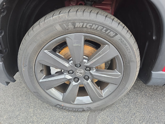 Used 2025 Honda Pilot Sport image 6