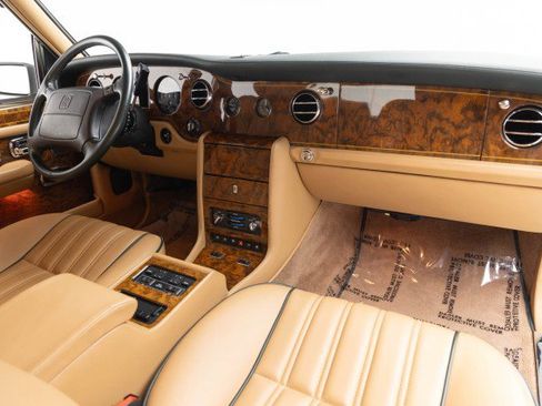 Used 1998 Rolls-Royce Silver Spur image 2