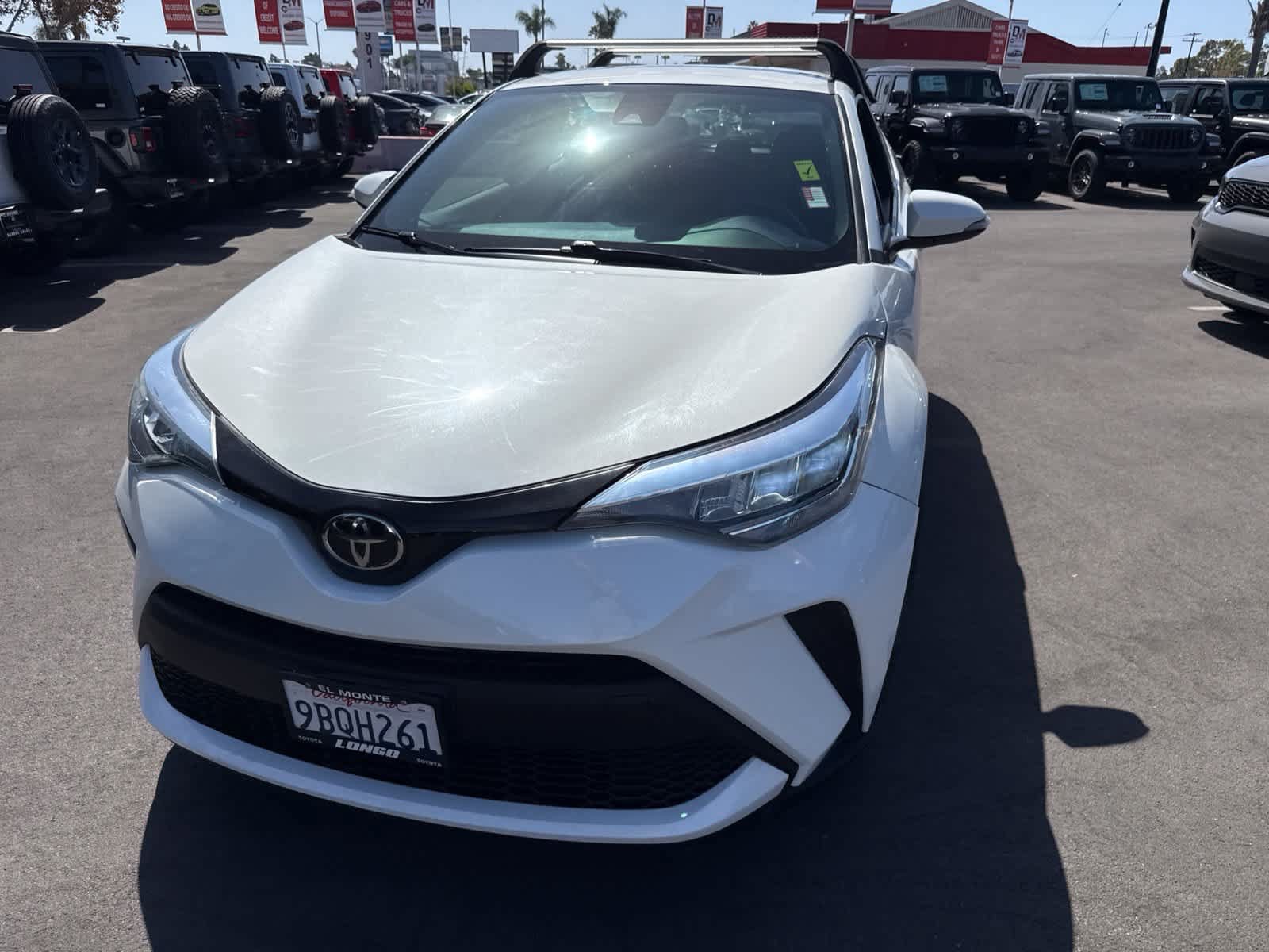 Used 2021 Toyota C-HR XLE FWD image 3