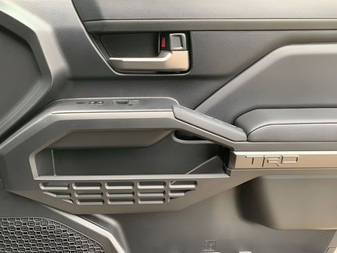 New 2025 Toyota Tacoma TRD Off-Road AWD/4WD image 18