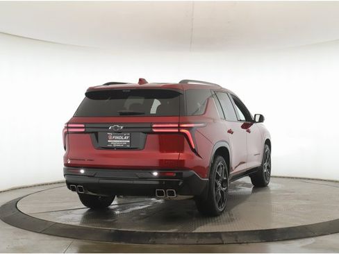 Used 2025 Chevrolet Traverse RS w/ LPO, Floor Liner Package image 7