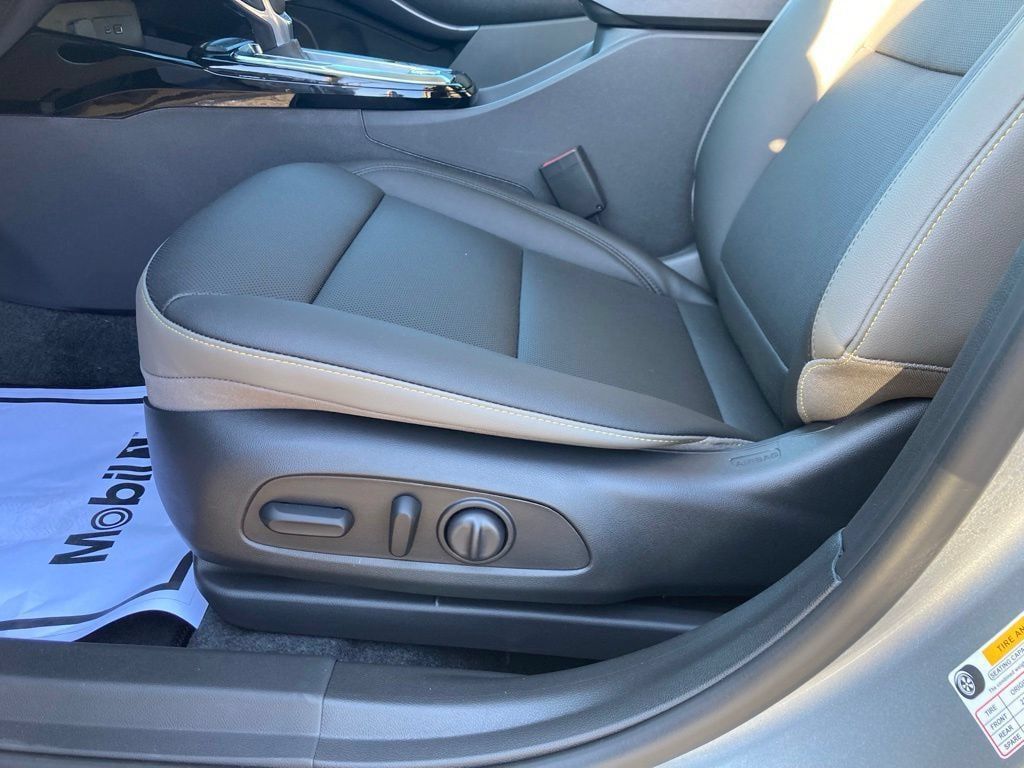 New 2026 Chevrolet Trax ACTIV w/ Sunroof Package FWD image 5