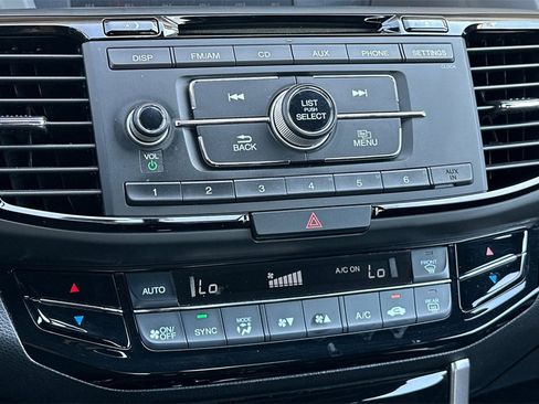 Certified 2017 Honda Accord LX-S image 21