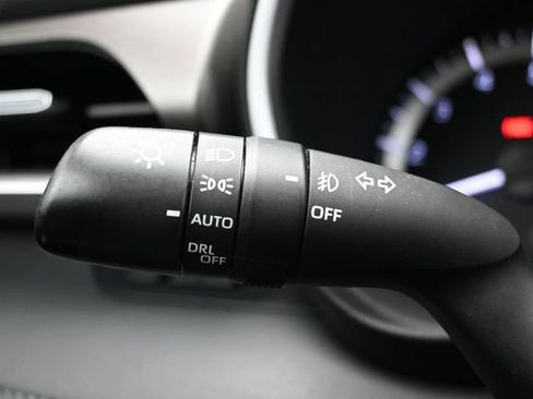 Used 2023 Toyota Highlander XLE FWD image 20