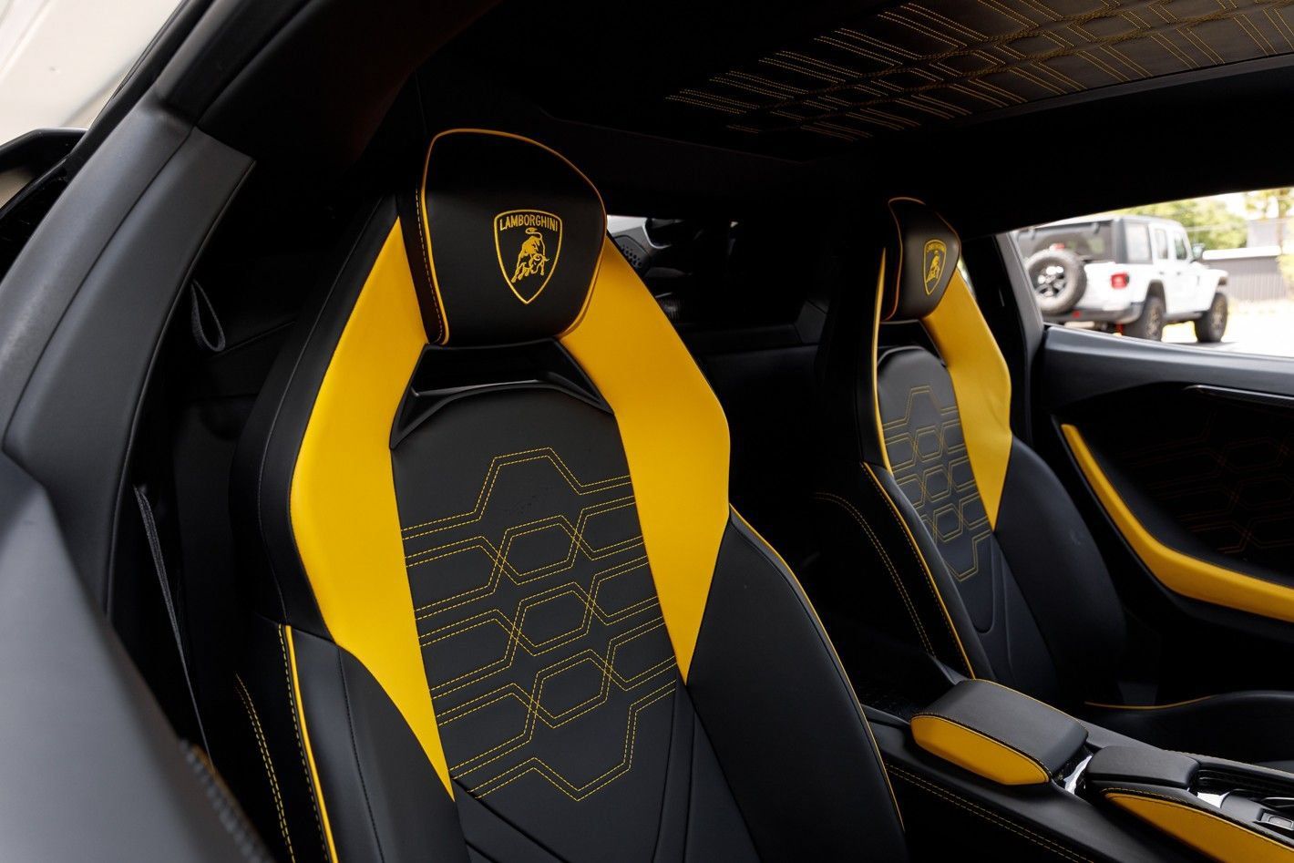 Used 2025 Lamborghini Revuelto AWD/4WD image 49