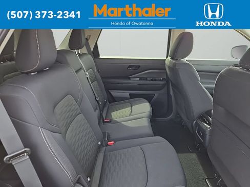 Used 2025 Nissan Pathfinder SV FWD image 16