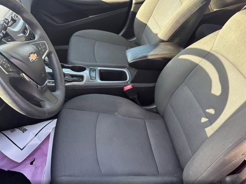 Used 2018 Chevrolet Cruze LT w/ Convenience Package image 12