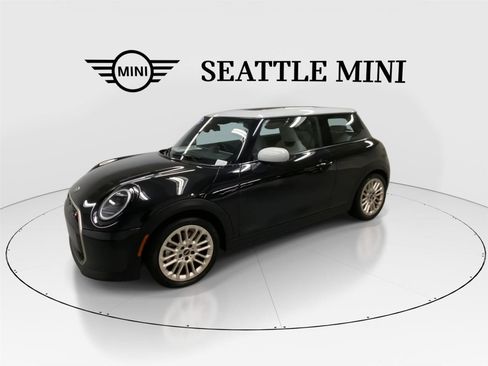 Certified 2025 MINI Cooper S image 5