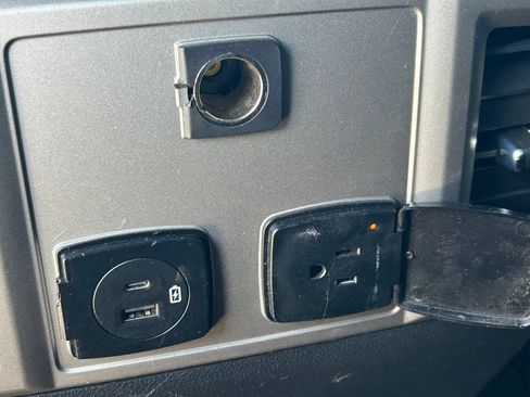 Used 2022 Ford F250 Lariat w/ Lariat Value Package AWD/4WD image 21