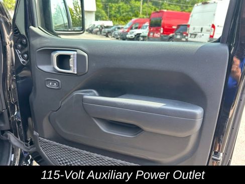 Used 2023 Jeep Wrangler Unlimited w/ Sun & Screen Package AWD/4WD image 47