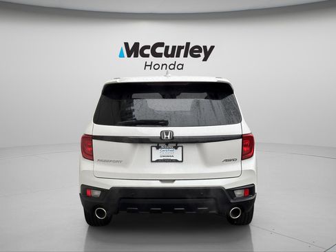 Certified 2025 Honda Passport EX-L image 4