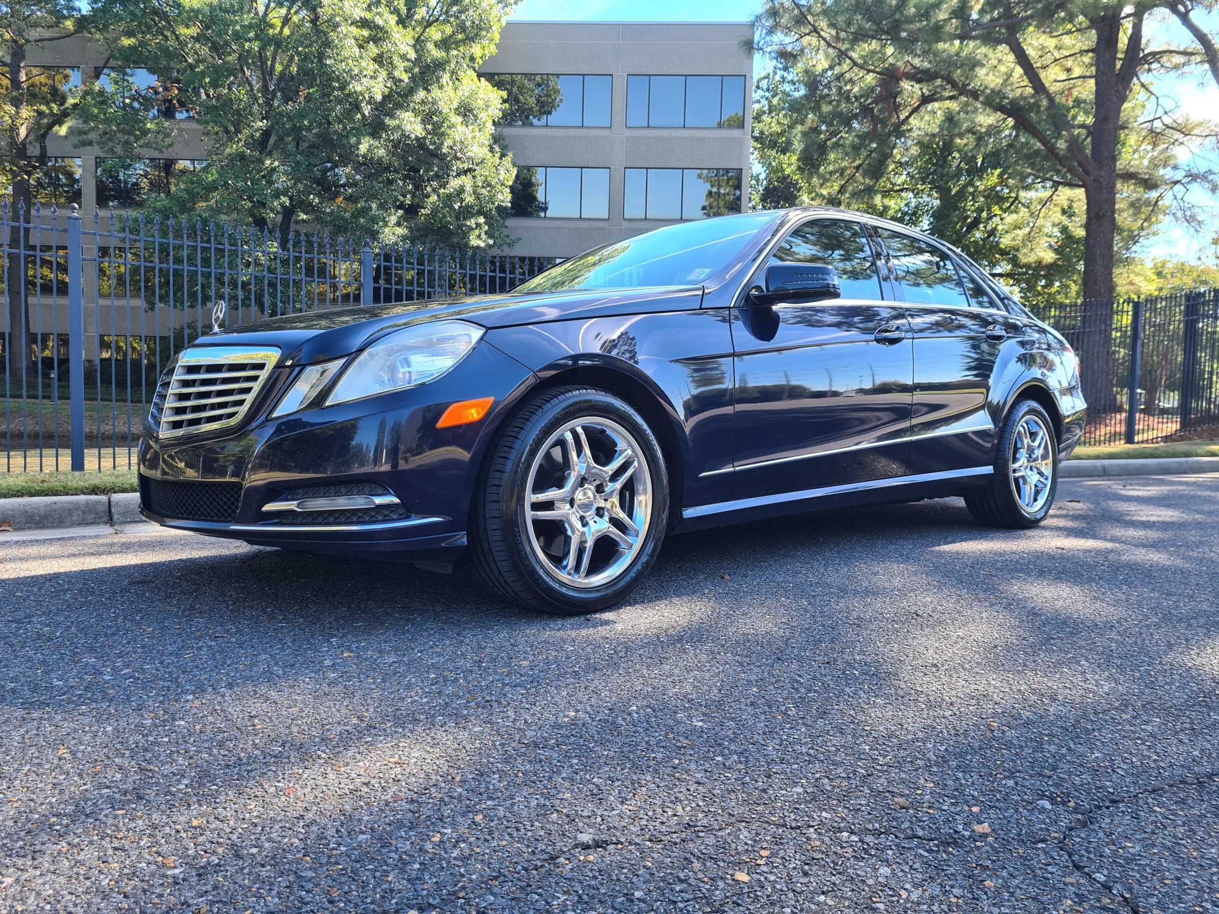 Used 2013 Mercedes-Benz E 350 Sedan image 1