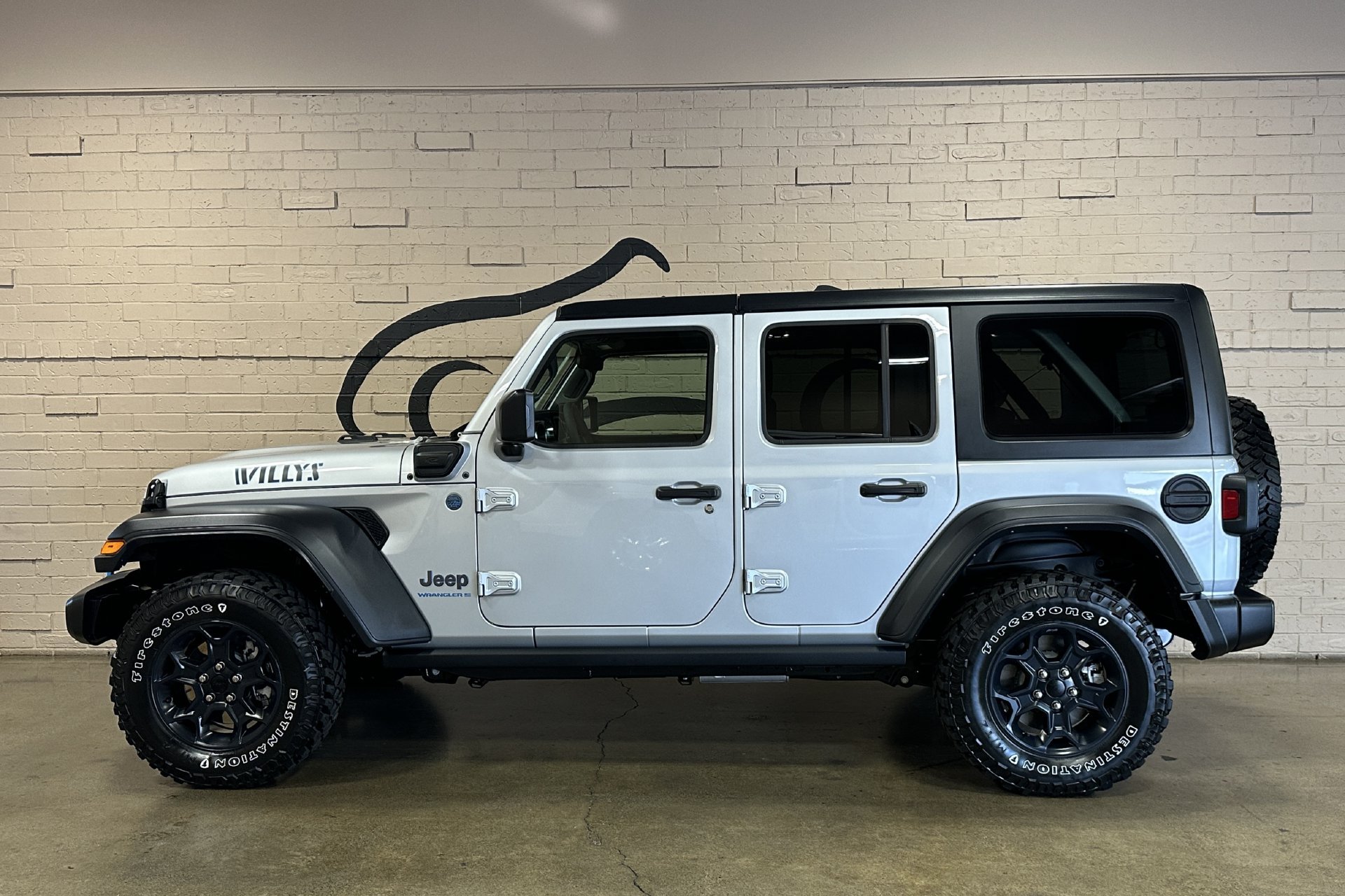 Used 2023 Jeep Wrangler Unlimited AWD/4WD image 9