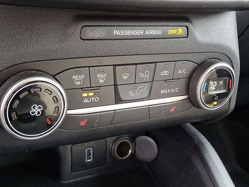 Used 2020 Ford Escape SE Sport image 16