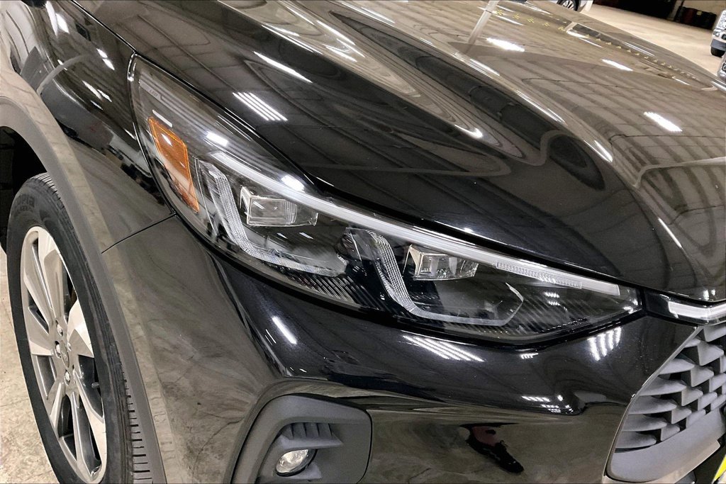 Certified 2025 Ford Escape Platinum AWD/4WD image 26