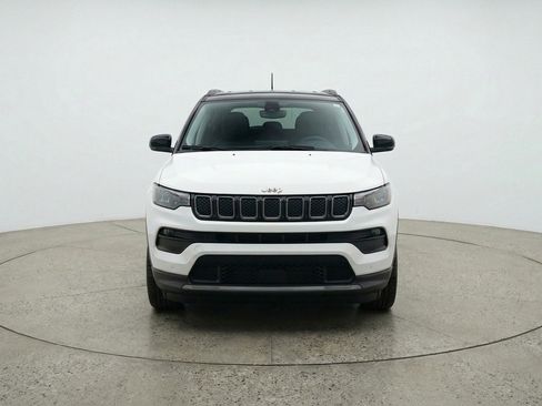 Used 2025 Jeep Compass Limited image 2