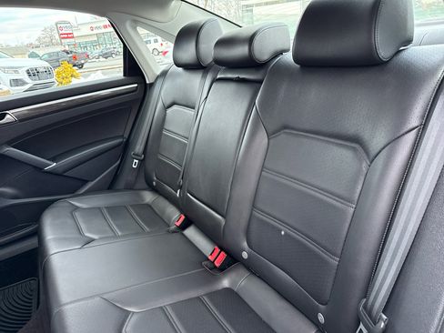 Used 2018 Volkswagen Passat 2.0T SE image 28