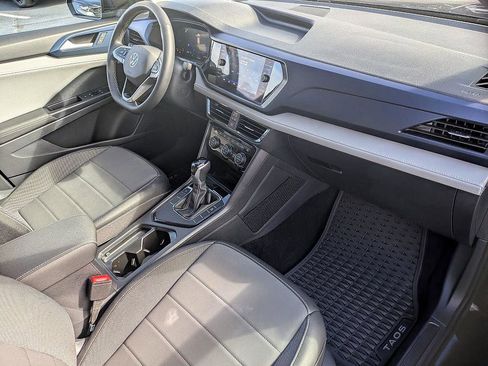 Used 2024 Volkswagen Taos SE image 31
