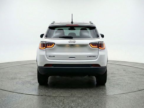 Used 2025 Jeep Compass Limited image 7