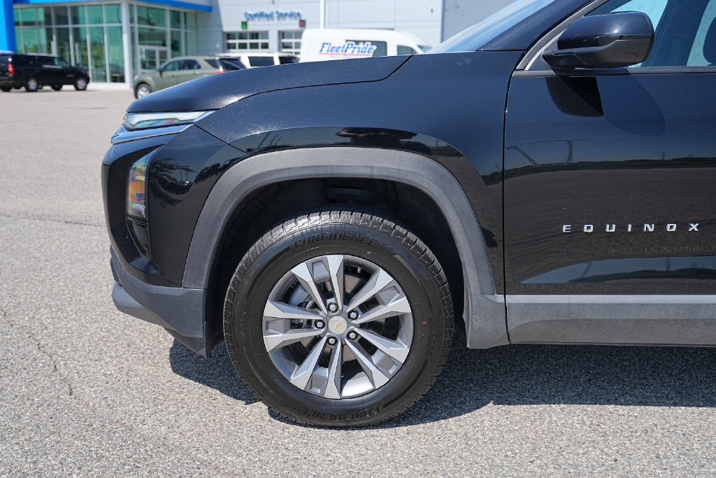 Used 2026 Chevrolet Equinox LT AWD/4WD image 12