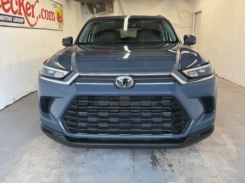 Used 2025 Toyota Grand Highlander FWD image 3