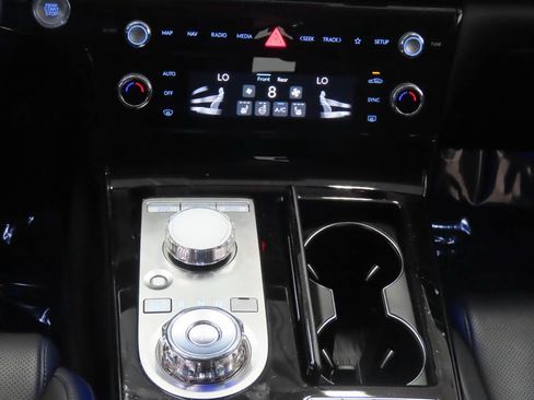 Used 2025 Genesis G80 2.5T AWD/4WD image 9