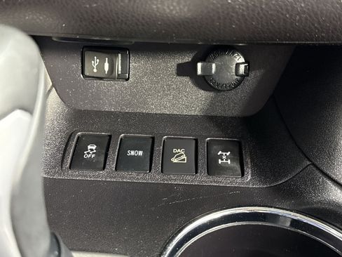 Used 2015 Toyota Highlander Limited AWD/4WD image 45