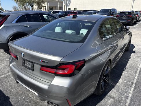 Used 2021 BMW M5 image 3