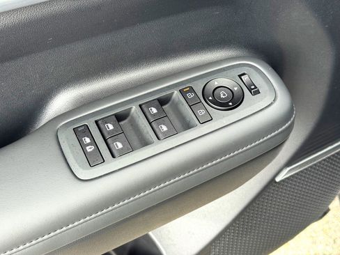 Used 2025 Hyundai Santa Fe Limited image 17