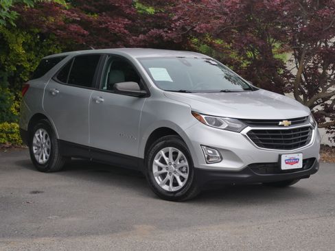 Used 2021 Chevrolet Equinox LS w/ LS Convenience Package AWD/4WD image 28