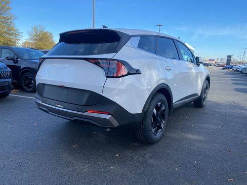 New 2026 Kia Sportage LX FWD image 8