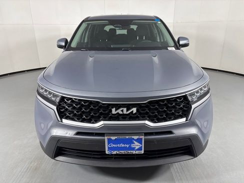 Used 2023 Kia Sorento LX FWD image 4