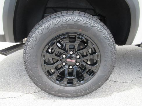 New 2026 GMC Canyon Elevation w/ Convenience Package RWD image 8