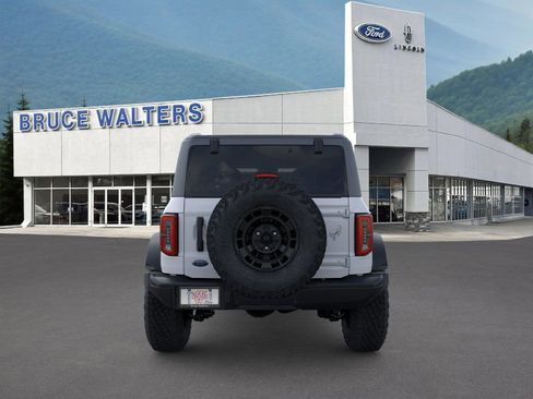 New 2026 Ford Bronco Badlands image 5